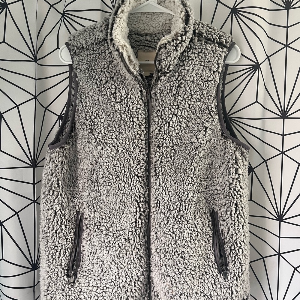 Thread & Supply Gray Sherpa Vest